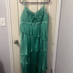 Elegant Green Pleated Dress